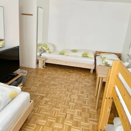 Familienzimmer *